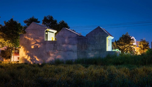 Ngắm nhìn ngôi nhà ngói mang nét đẹp cổ kính mà phóng khoáng