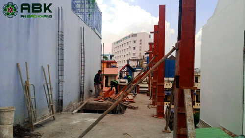 Thi công dựng cột