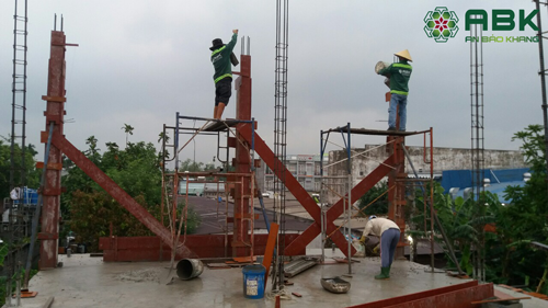 Thi công lắp đặt thép cột và đổ bê tông cột