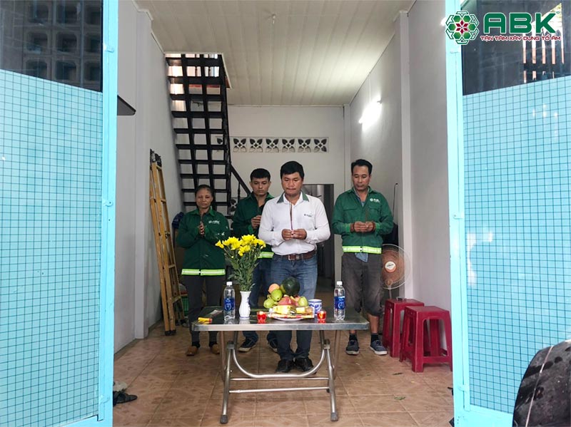 Lễ cúng khởi công sửa nhà anh Nhân tại quận Gò Vấp