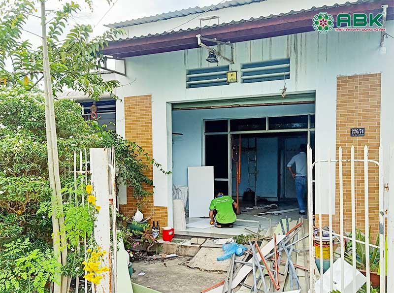 Thi công tháo bỏ trần thạch cao cũ