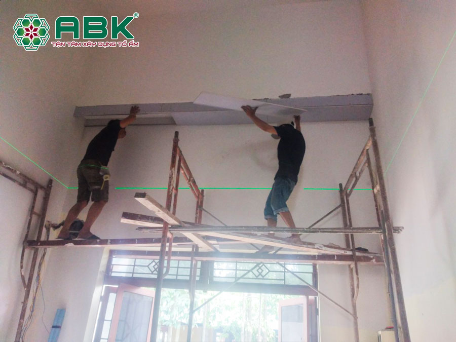 Thi công gắn trần thạch cao nhà anh Tuấn Quận 12