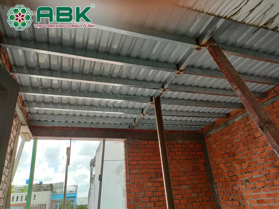 Thi công lắp mái tôn nhà anh Hiệp quận Bình Tân