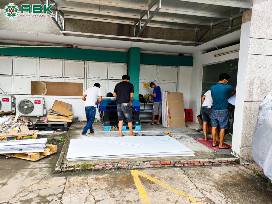 Chuẩn bị vật tư trước khi sửa chữa Công ty ITO Việt Nam