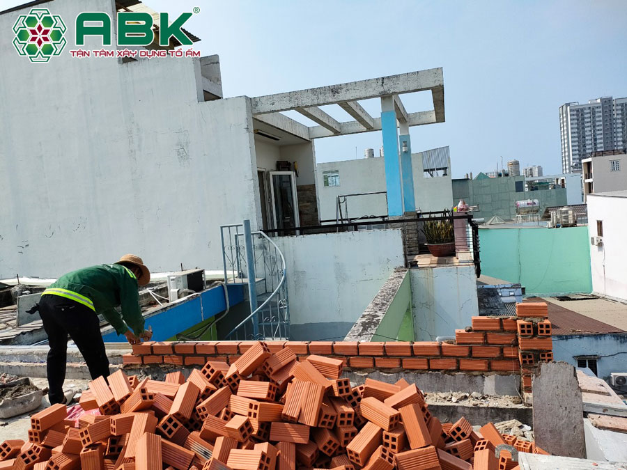 Thi công xây tường vây nhà anh Hiệp