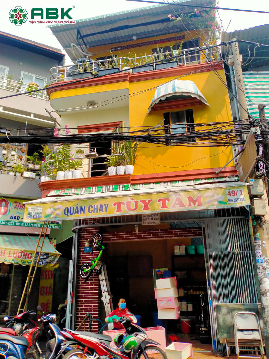 Thi công sơn mới toàn bộ ngôi nhà anh Nhân