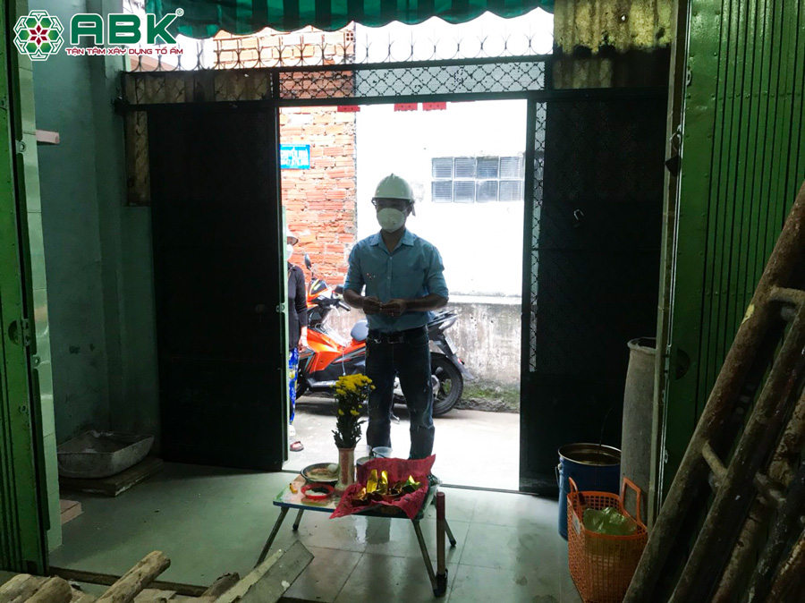 Cúng khởi công sửa nhà chị Châu ở Quận Tân Phú