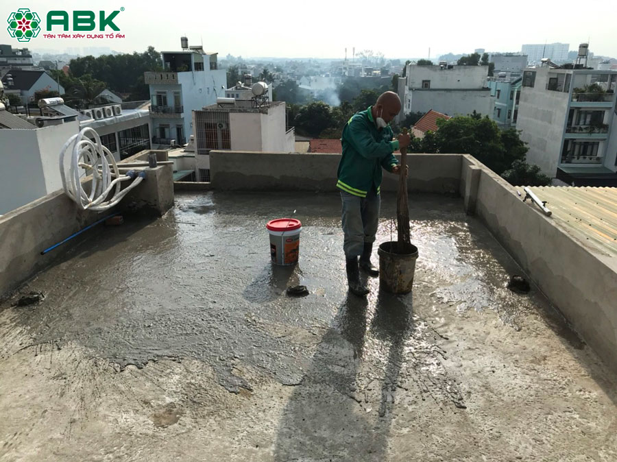 Dấu hiệu nhận biết sân thượng bị thấm