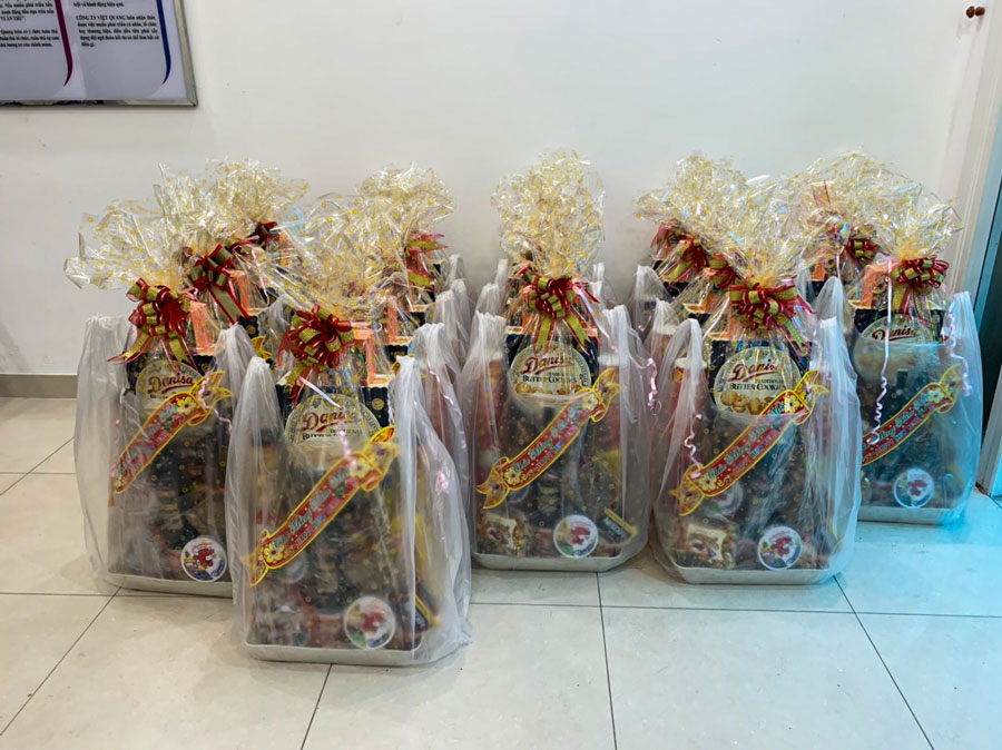 An Bảo Khang tặng quà cán bộ nhân viên công ty