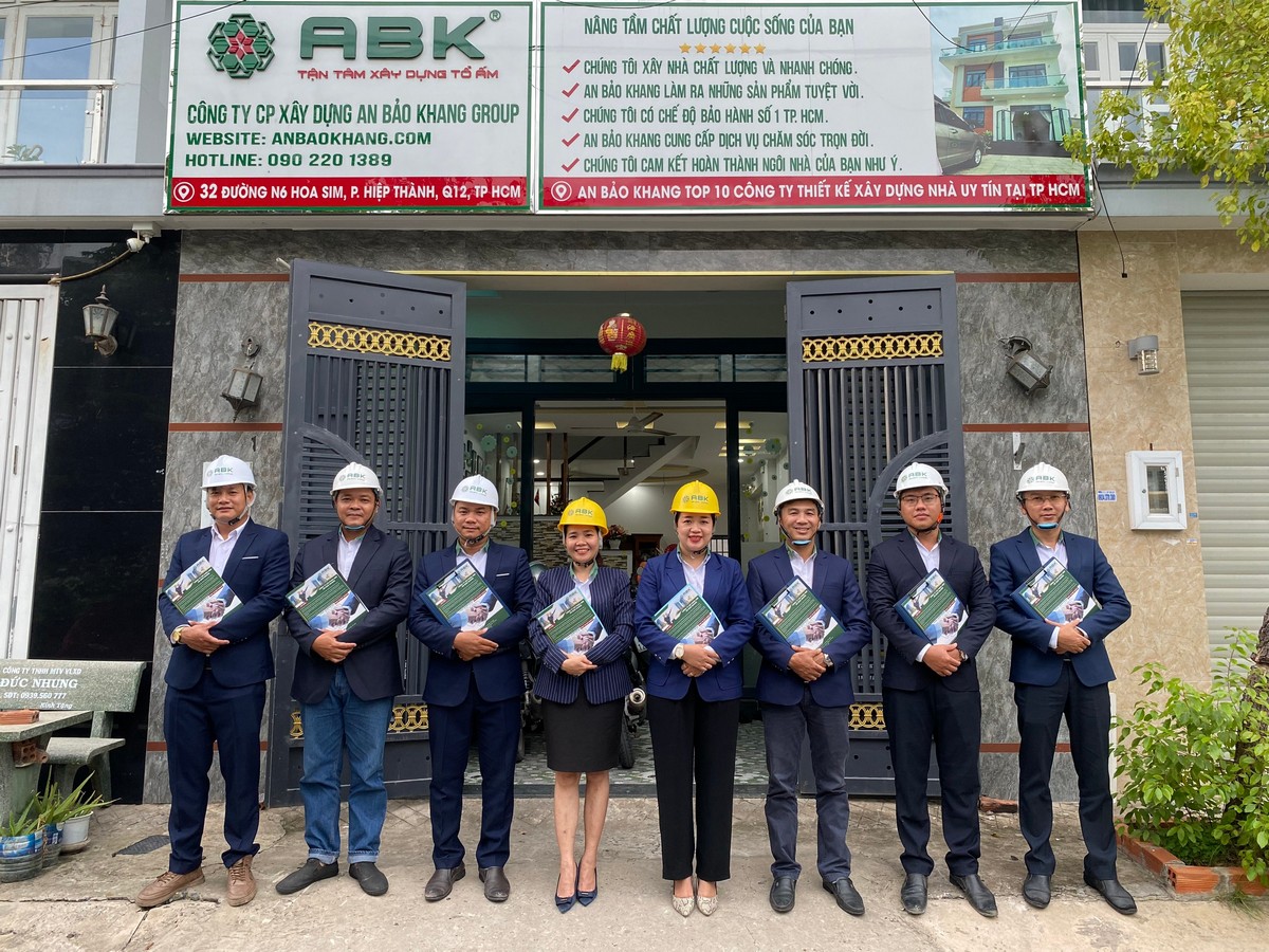 Trang phục ngọn gàng lịch sự thể hiện sự tôn trọng của mình đối với mọi người xung quanh